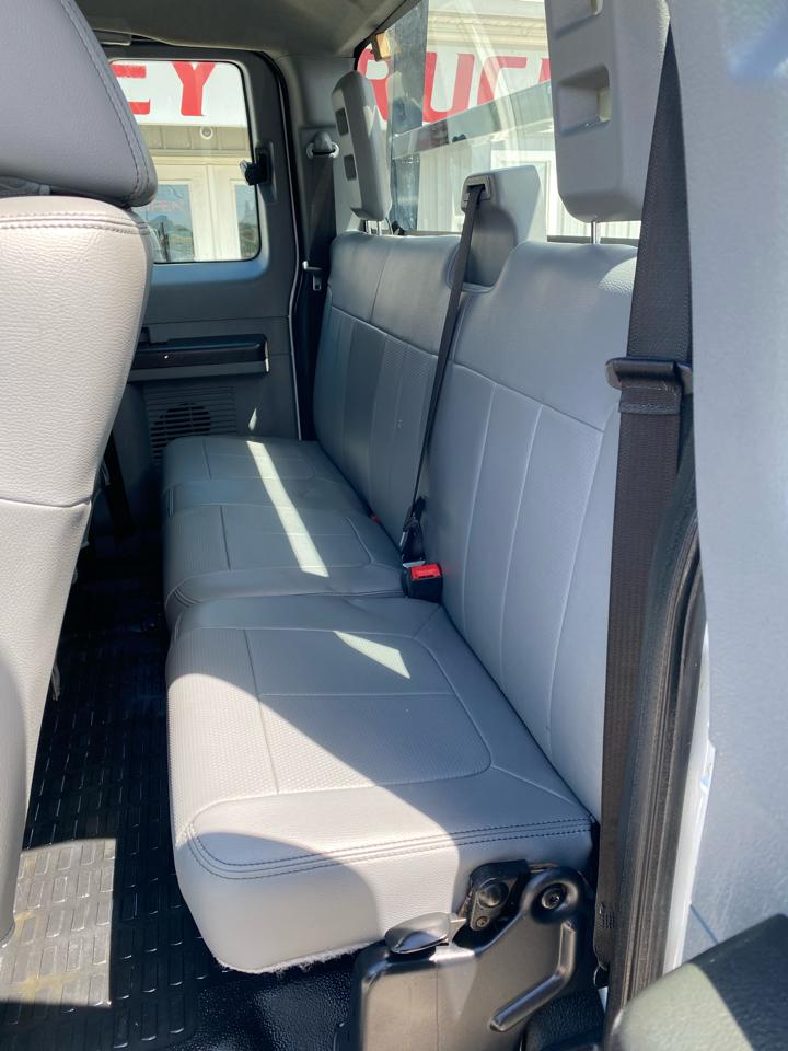 Ford Super Duty F-350 SRW 4WD SuperCab 158" XL 2012