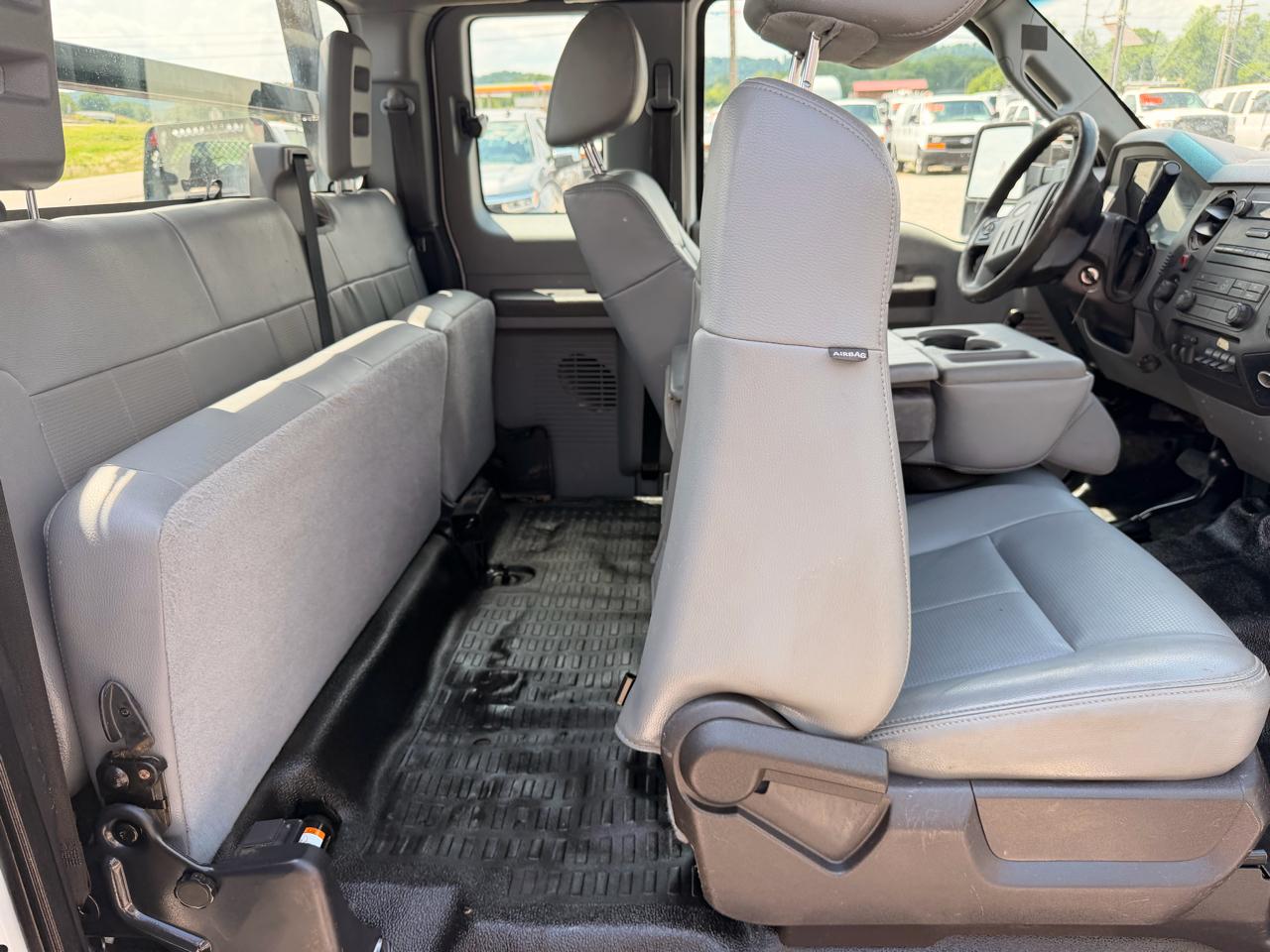 Ford Super Duty F-350 SRW 4WD SuperCab 158" XL 2012