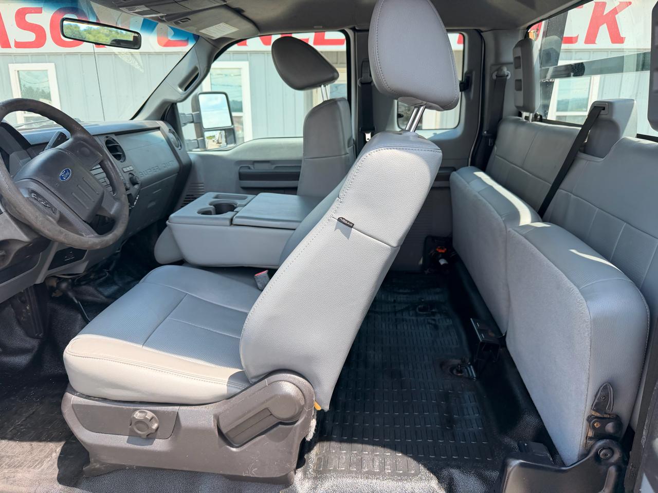 Ford Super Duty F-350 SRW 4WD SuperCab 158" XL 2012