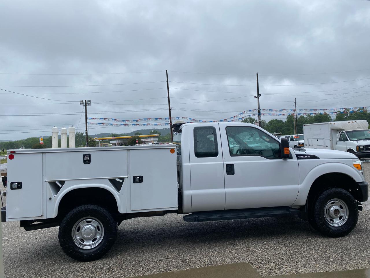 Ford Super Duty F-250 SRW 4WD SuperCab 158" XL 2016