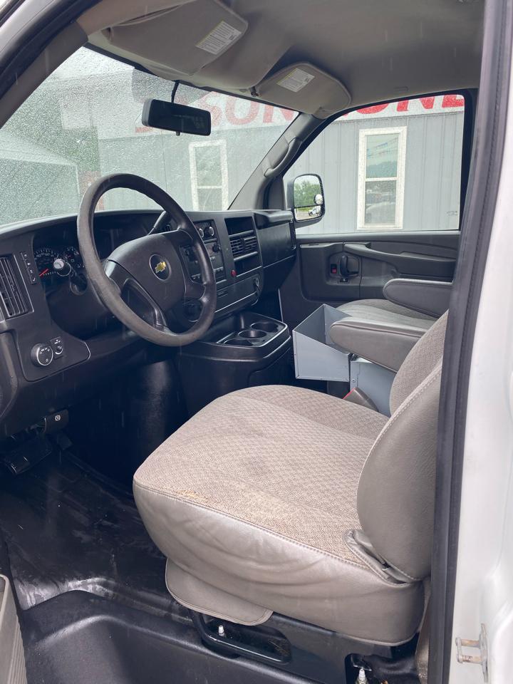 Chevrolet Express Cargo Van RWD 1500 135" 2013