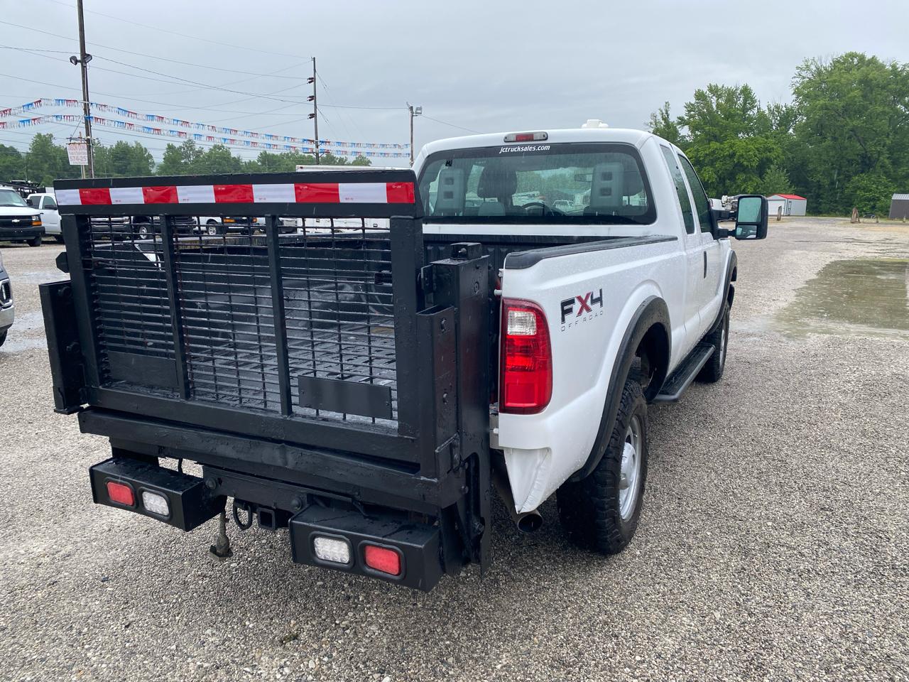 Ford Super Duty F-350 SRW 4WD SuperCab 158" XL 2012