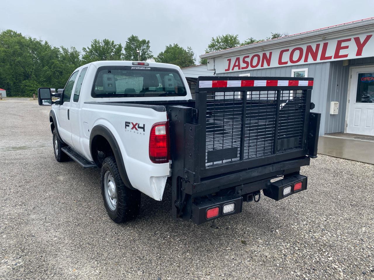Ford Super Duty F-350 SRW 4WD SuperCab 158" XL 2012
