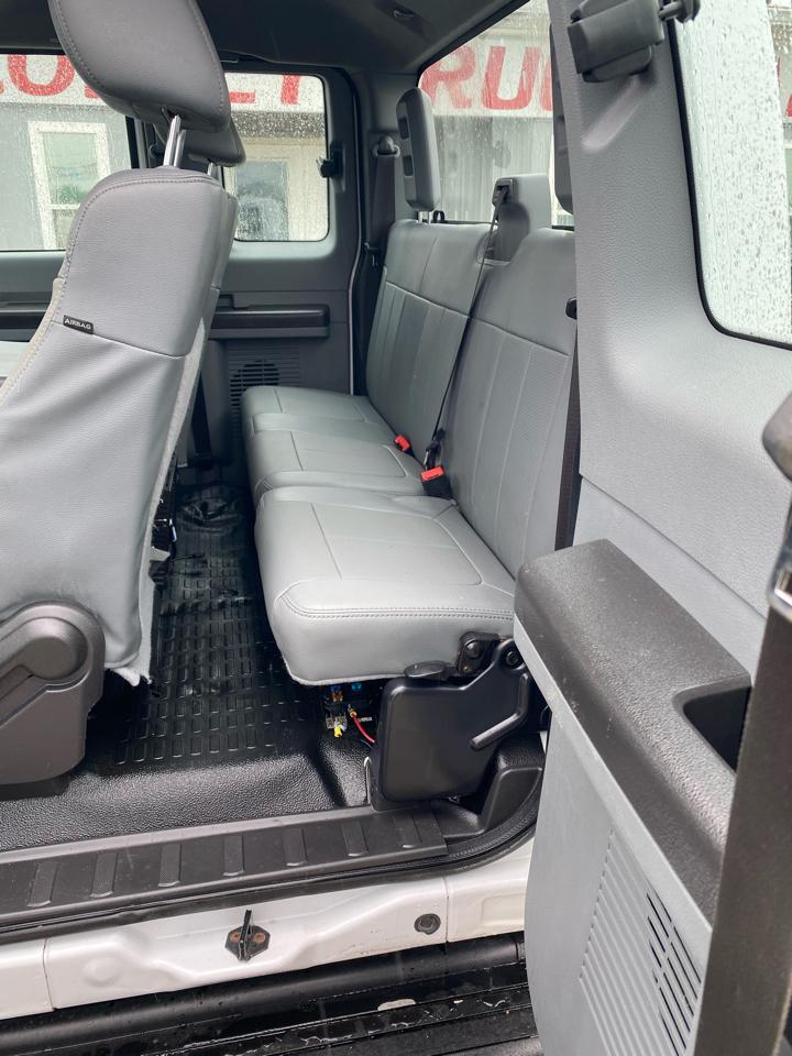 Ford Super Duty F-350 SRW 4WD SuperCab 158" XL 2012