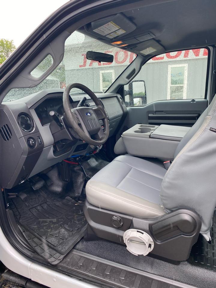 Ford Super Duty F-350 SRW 4WD SuperCab 158" XL 2012