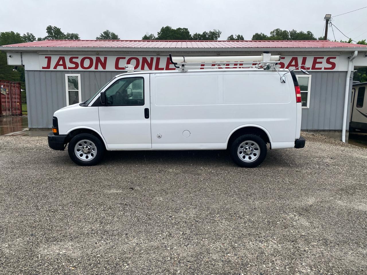 2011 Chevrolet Express Cargo Van RWD 1500 135"