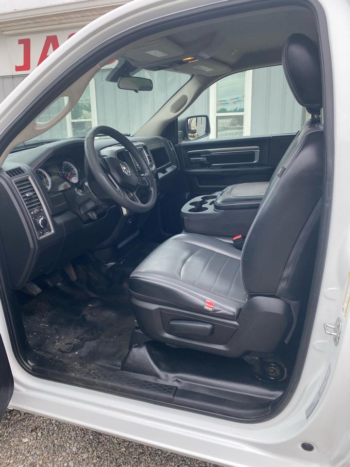 RAM 1500 Classic Tradesman 4x2 Reg Cab 8' Box 2022