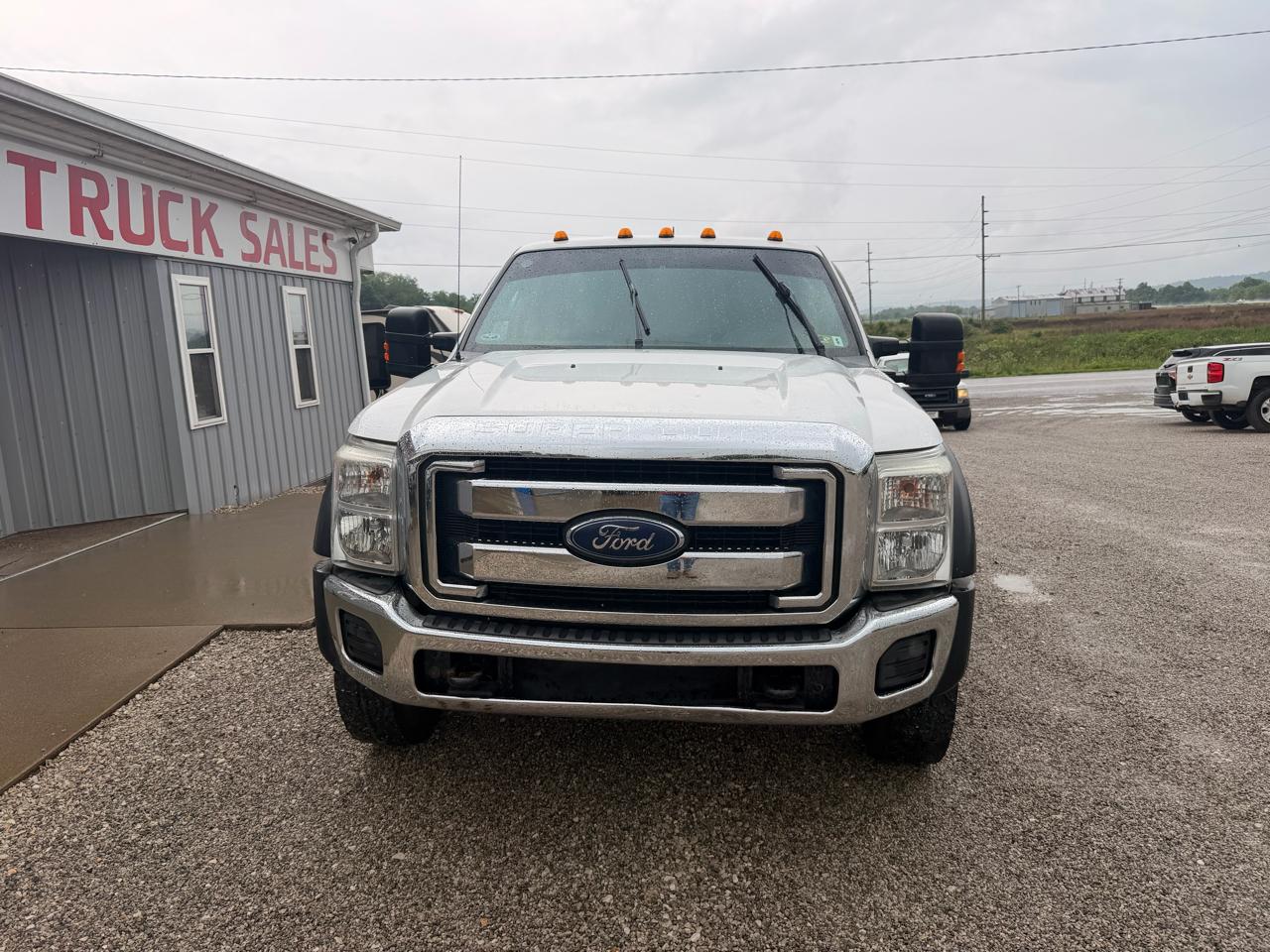 Ford Super Duty F-550 DRW 4WD SuperCab 186" WB 84" CA XLT 2016