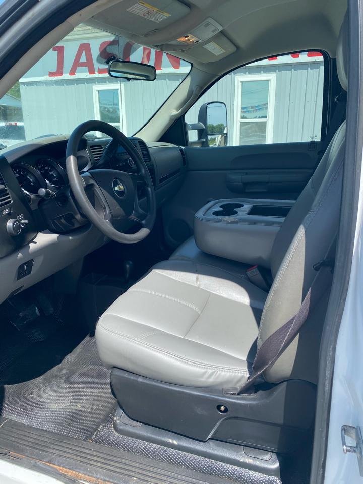 Chevrolet Silverado 2500HD 4WD Reg Cab 133" Work Truck 2009