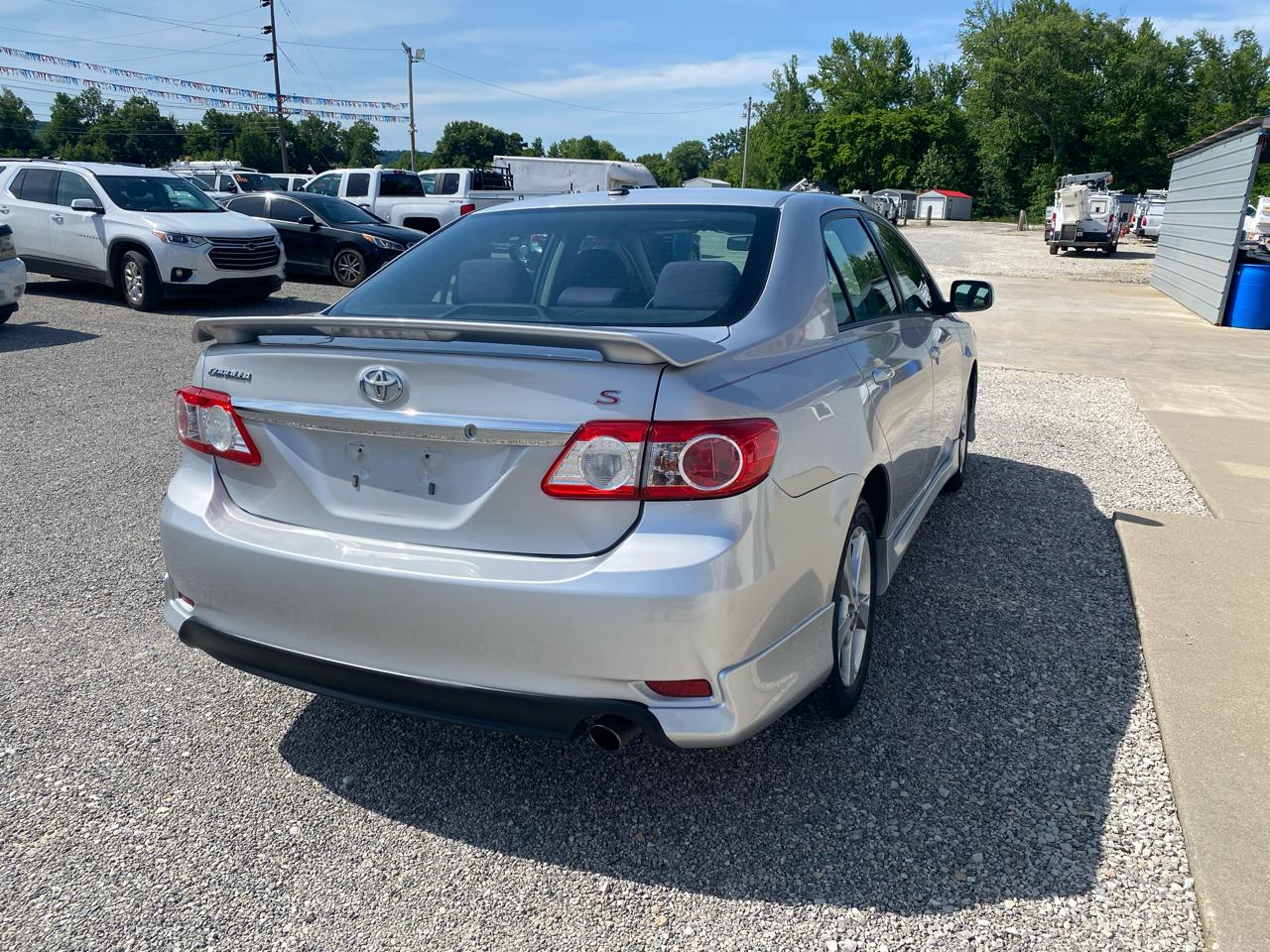 Toyota Corolla 4dr Sdn Auto S (Natl) 2011