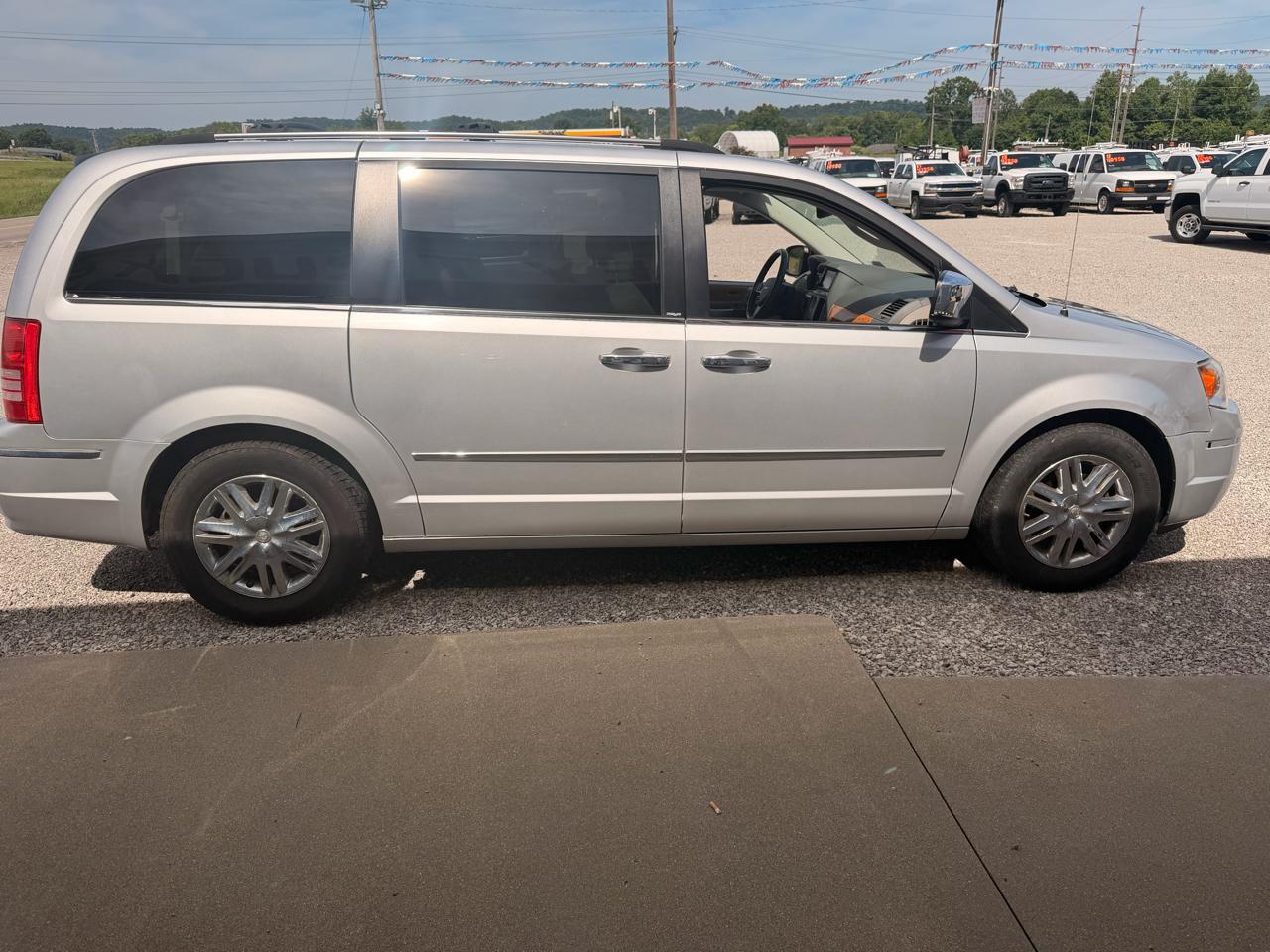 Chrysler Town & Country 4dr Wgn Limited 2010