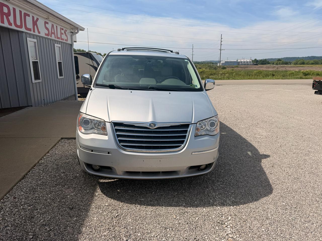 Chrysler Town & Country 4dr Wgn Limited 2010