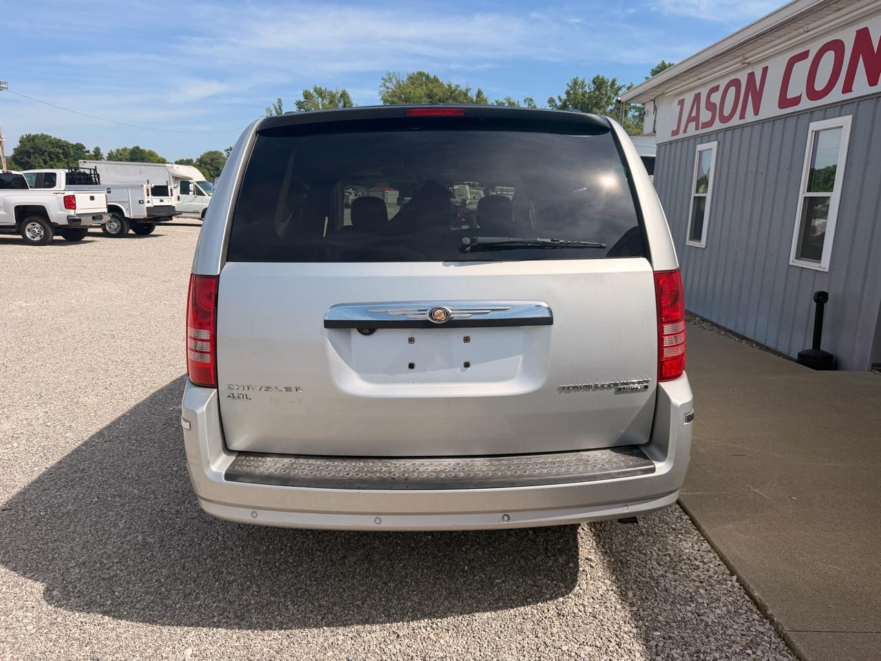 Chrysler Town & Country 4dr Wgn Limited 2010