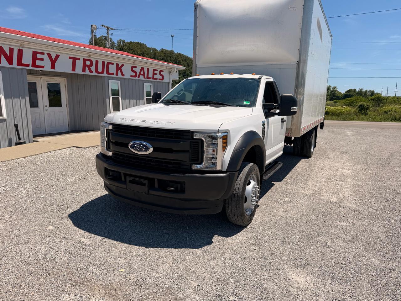 Ford Super Duty F-550 DRW XL 4WD SuperCab 192" WB 84" CA 2019