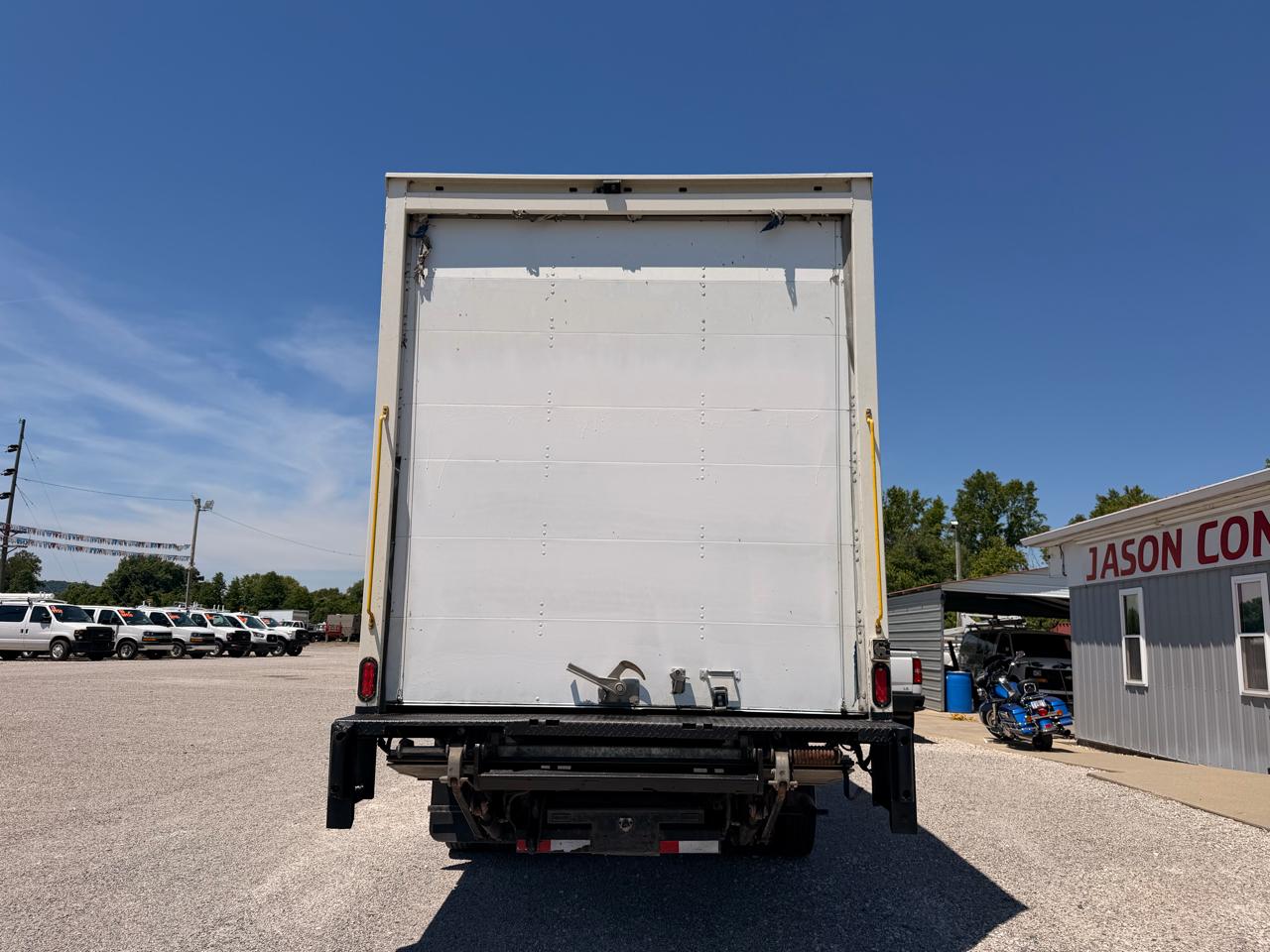 Ford Super Duty F-550 DRW XL 4WD SuperCab 192" WB 84" CA 2019