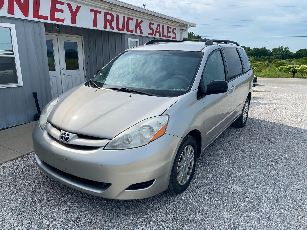 Toyota Sienna 5dr 7-Pass Van LE AWD (Natl) 2009