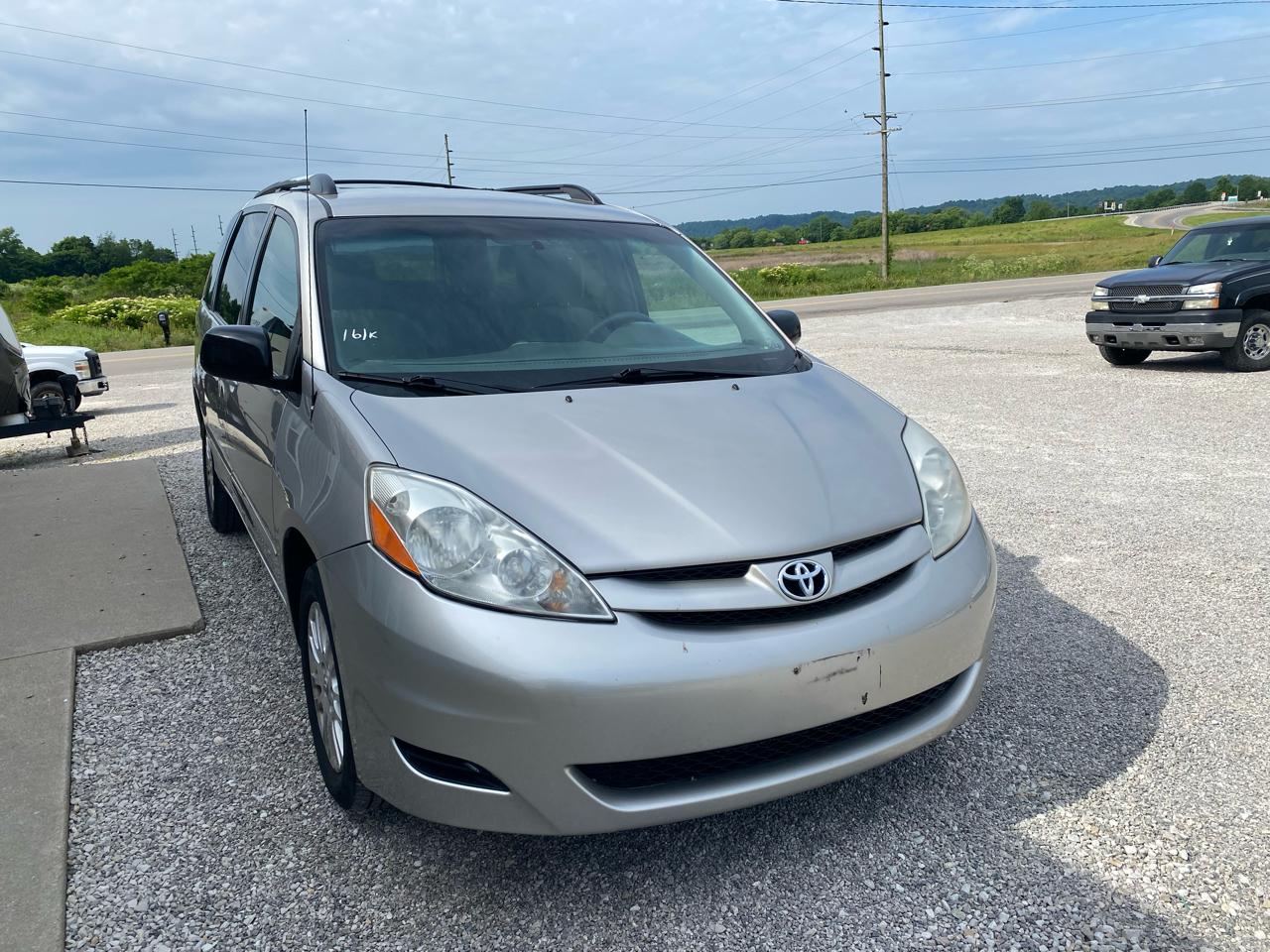 Toyota Sienna 5dr 7-Pass Van LE AWD (Natl) 2009