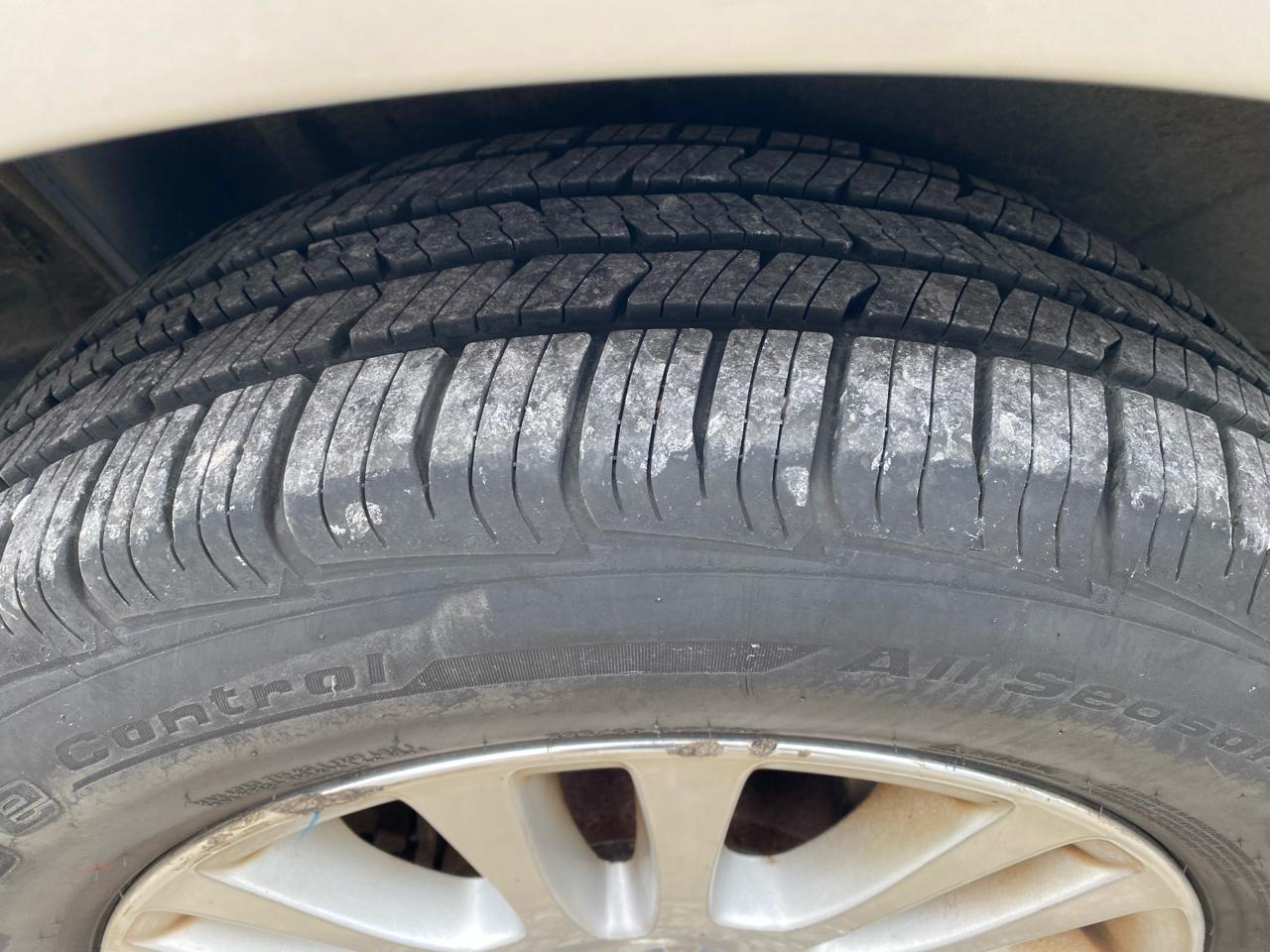 Toyota Sienna 5dr 7-Pass Van LE AWD (Natl) 2009