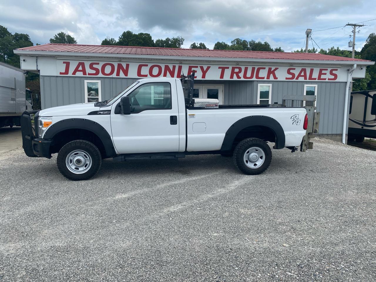 Ford Super Duty F-350 SRW 4WD Reg Cab 137" XL 2012