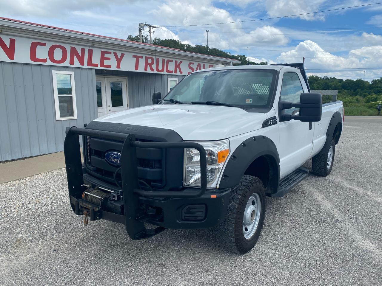 Ford Super Duty F-350 SRW 4WD Reg Cab 137" XL 2012
