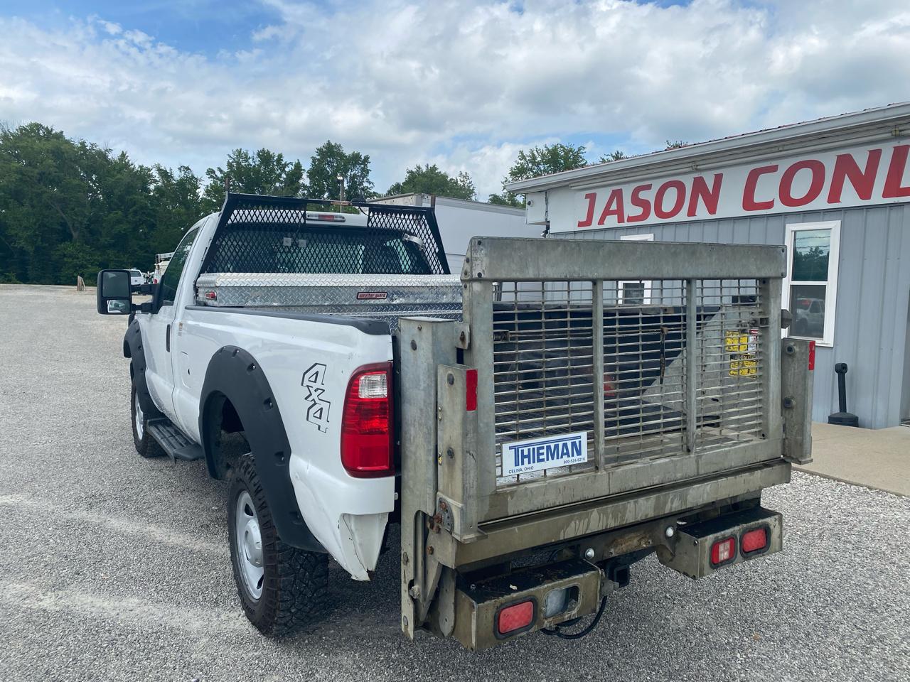 Ford Super Duty F-350 SRW 4WD Reg Cab 137" XL 2012