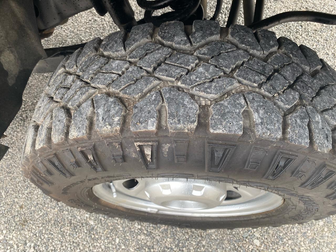 Ford Super Duty F-350 SRW 4WD Reg Cab 137" XL 2012