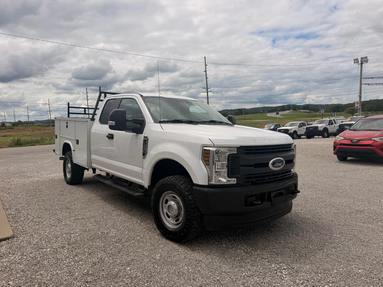 Ford Super Duty F-250 SRW XL 4WD SuperCab 6.75' Box 2019