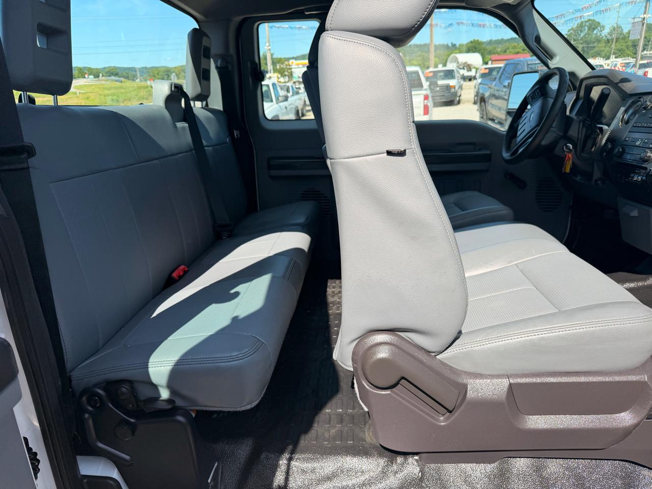 Ford Super Duty F-250 SRW 4WD SuperCab 158" XL 2015