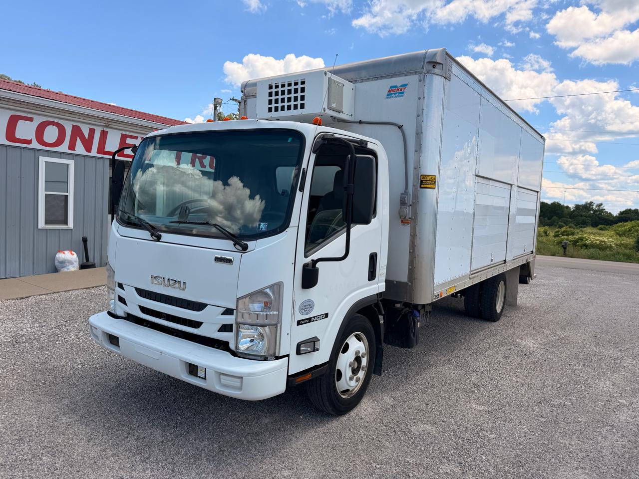 Isuzu NRR  2018