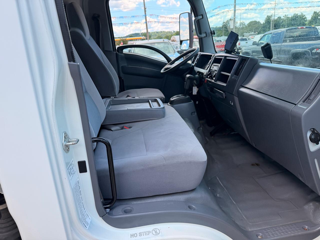 Isuzu NRR  2018