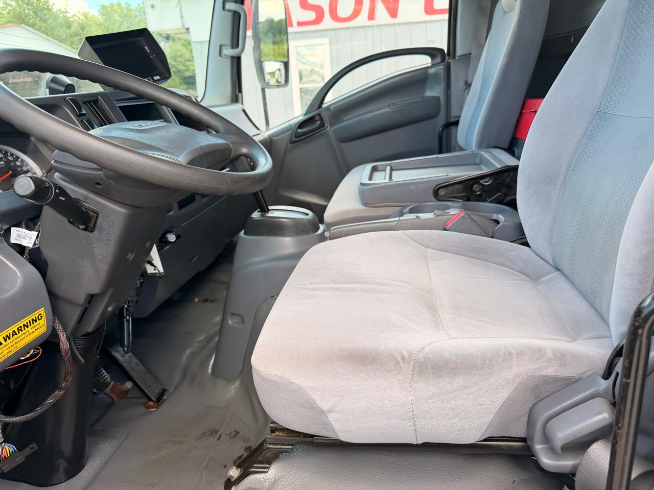 Isuzu NRR  2018