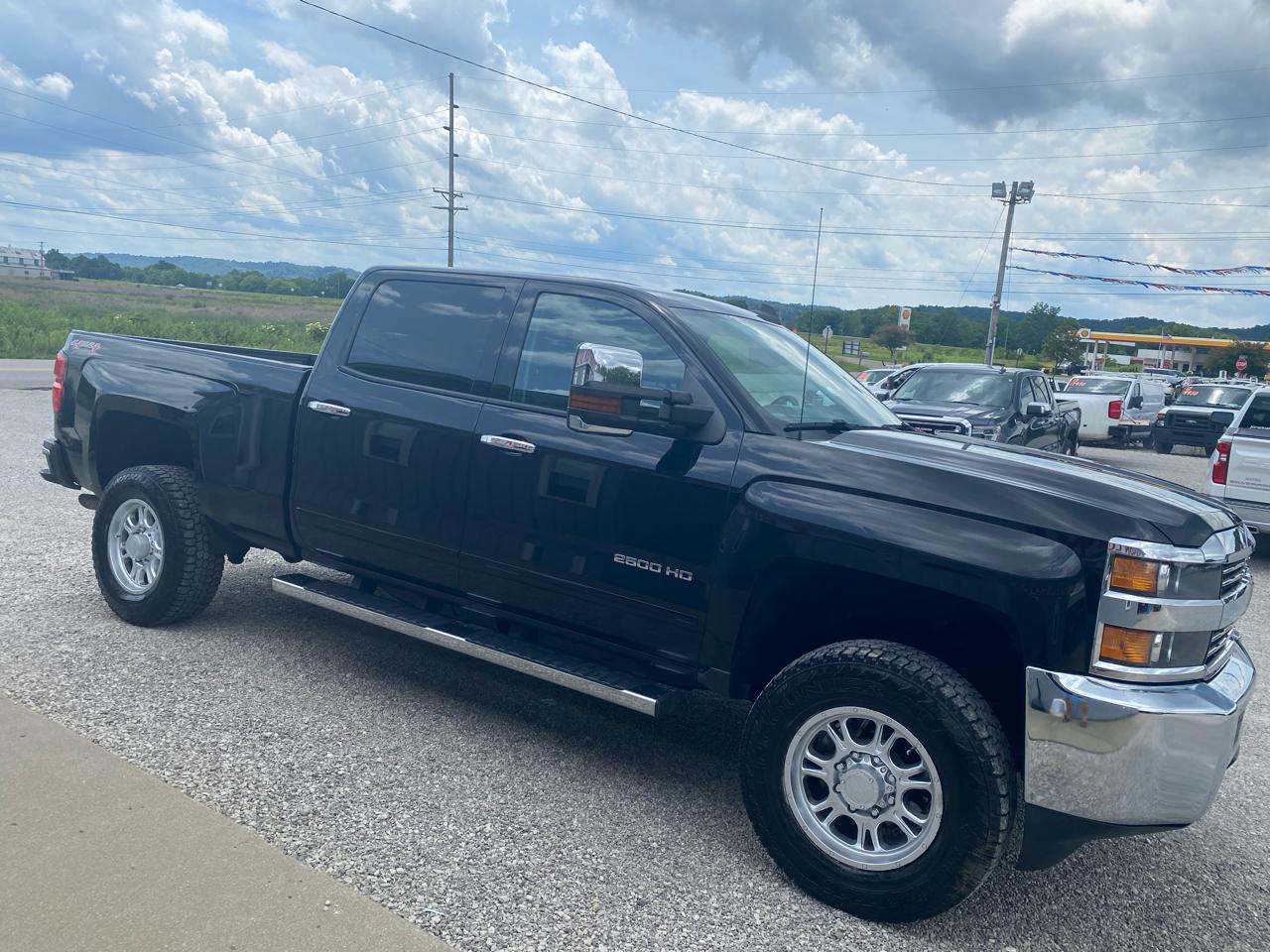 Chevrolet Silverado 2500HD Built After Aug 14 4WD Crew Cab 153.7" LT 2015