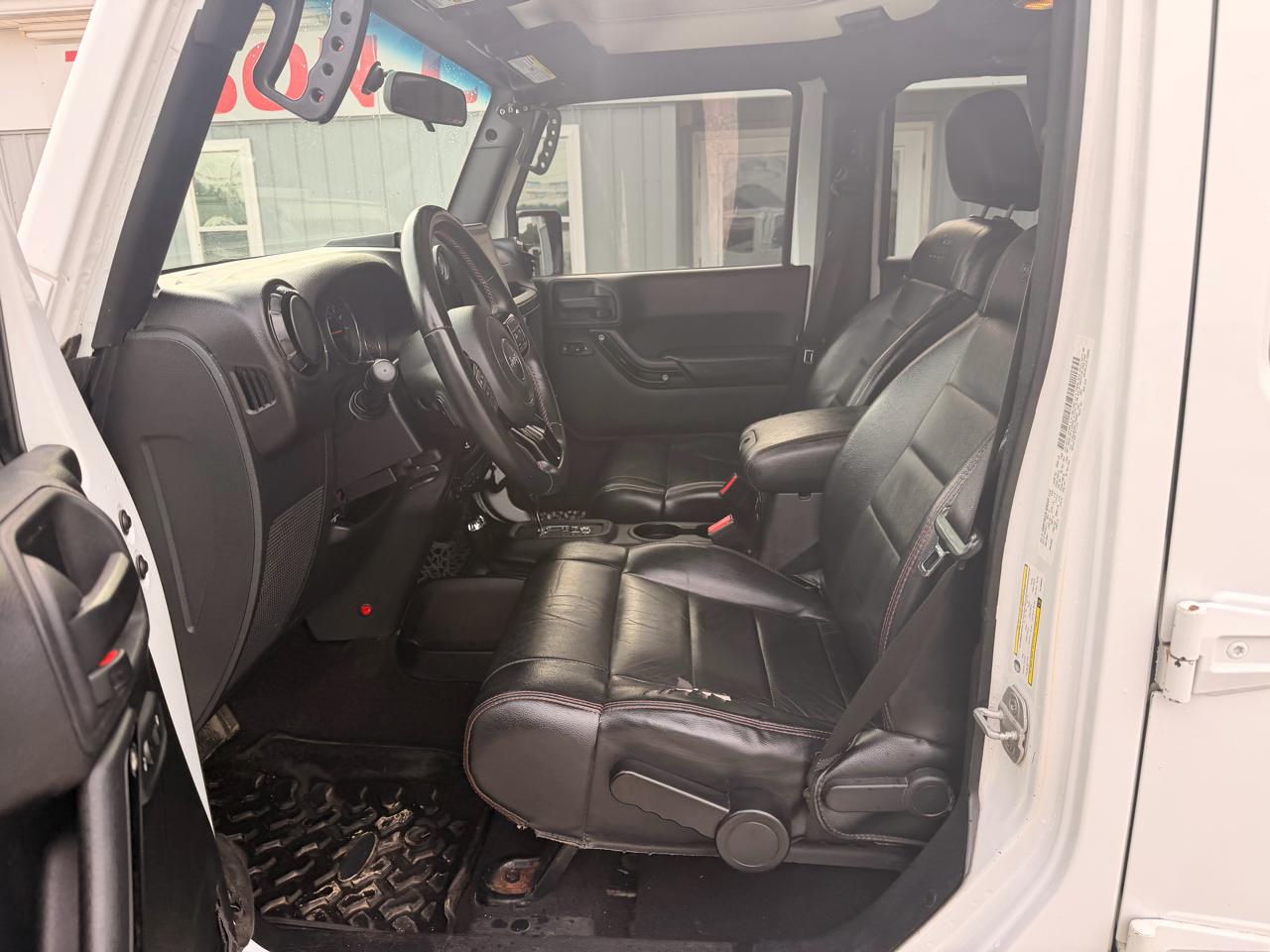 Jeep Wrangler Unlimited 4WD 4dr Altitude 2012