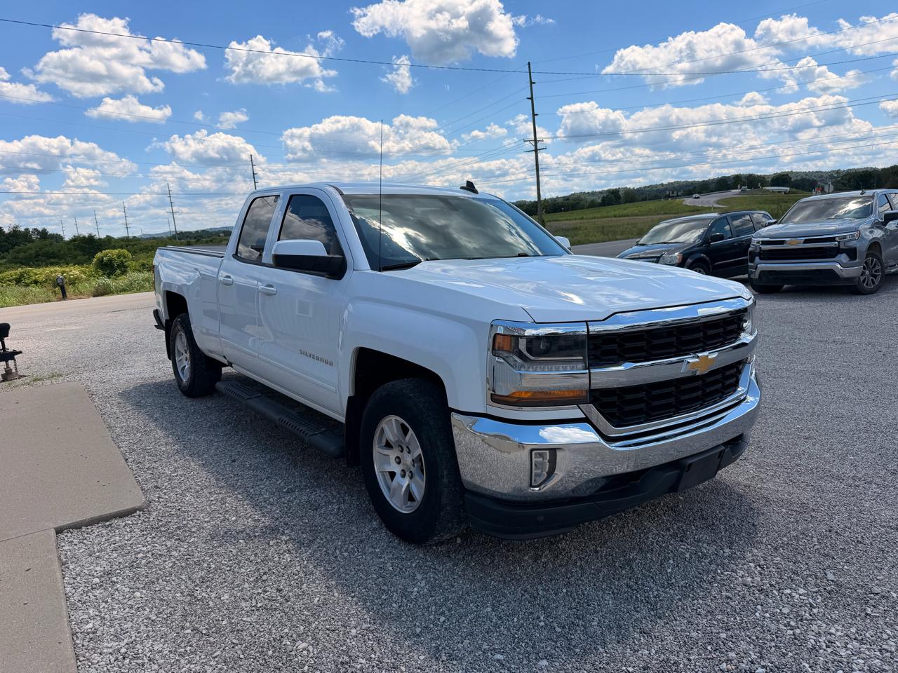 Chevrolet Silverado 1500 4WD Double Cab 143.5" LT w/1LT 2017