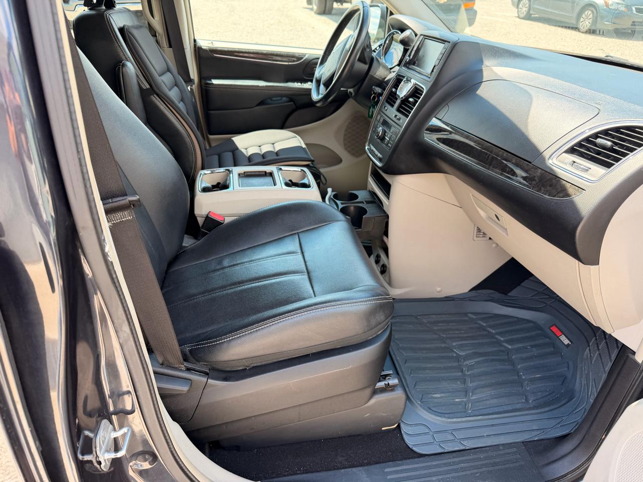 Chrysler Town & Country 4dr Wgn Touring 2013