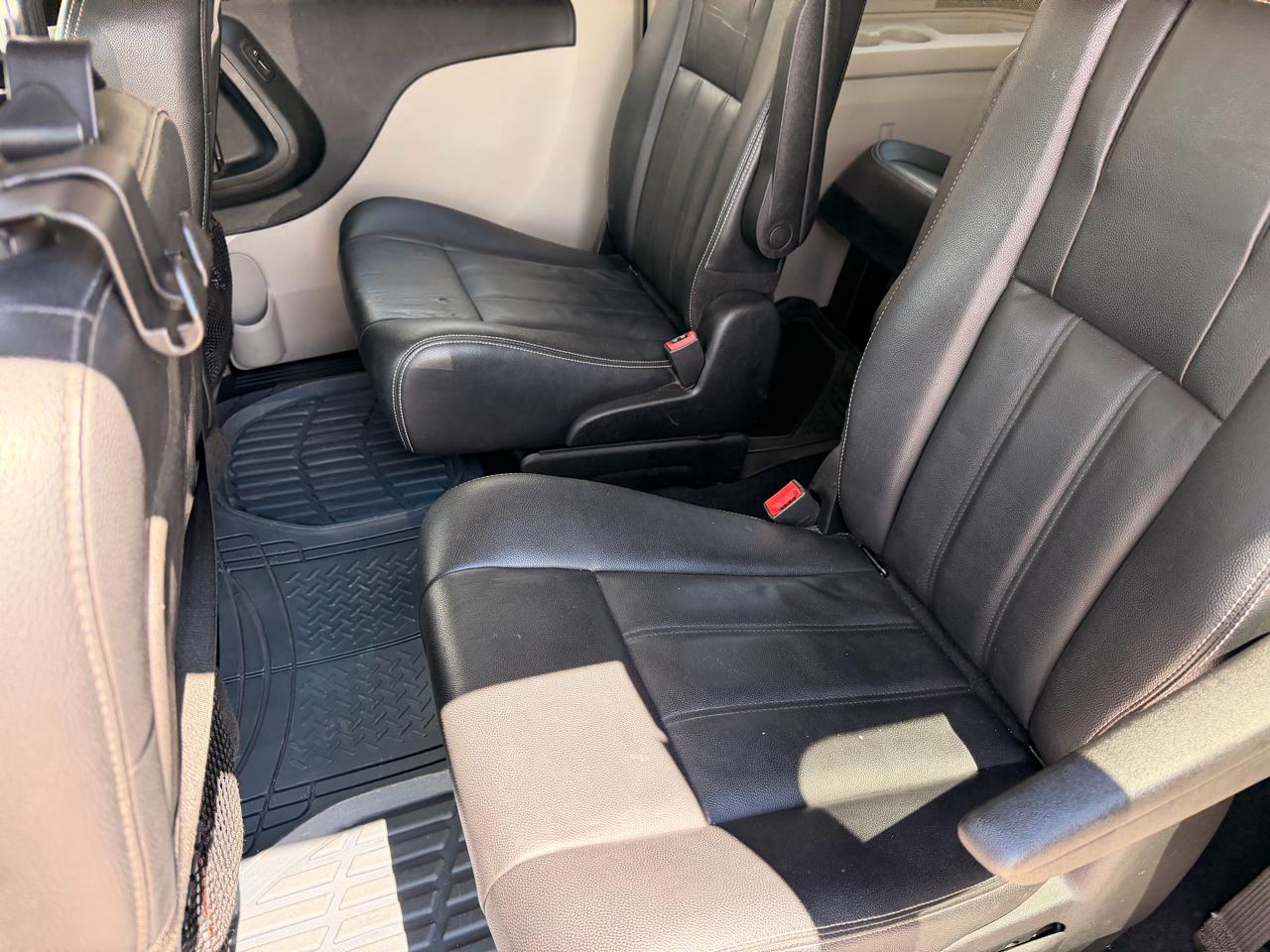 Chrysler Town & Country 4dr Wgn Touring 2013