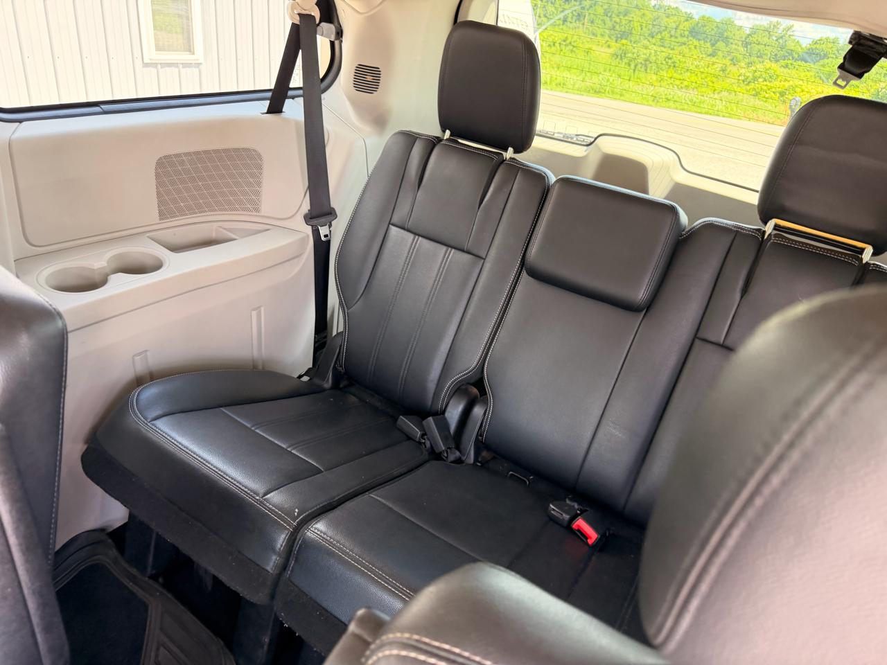 Chrysler Town & Country 4dr Wgn Touring 2013