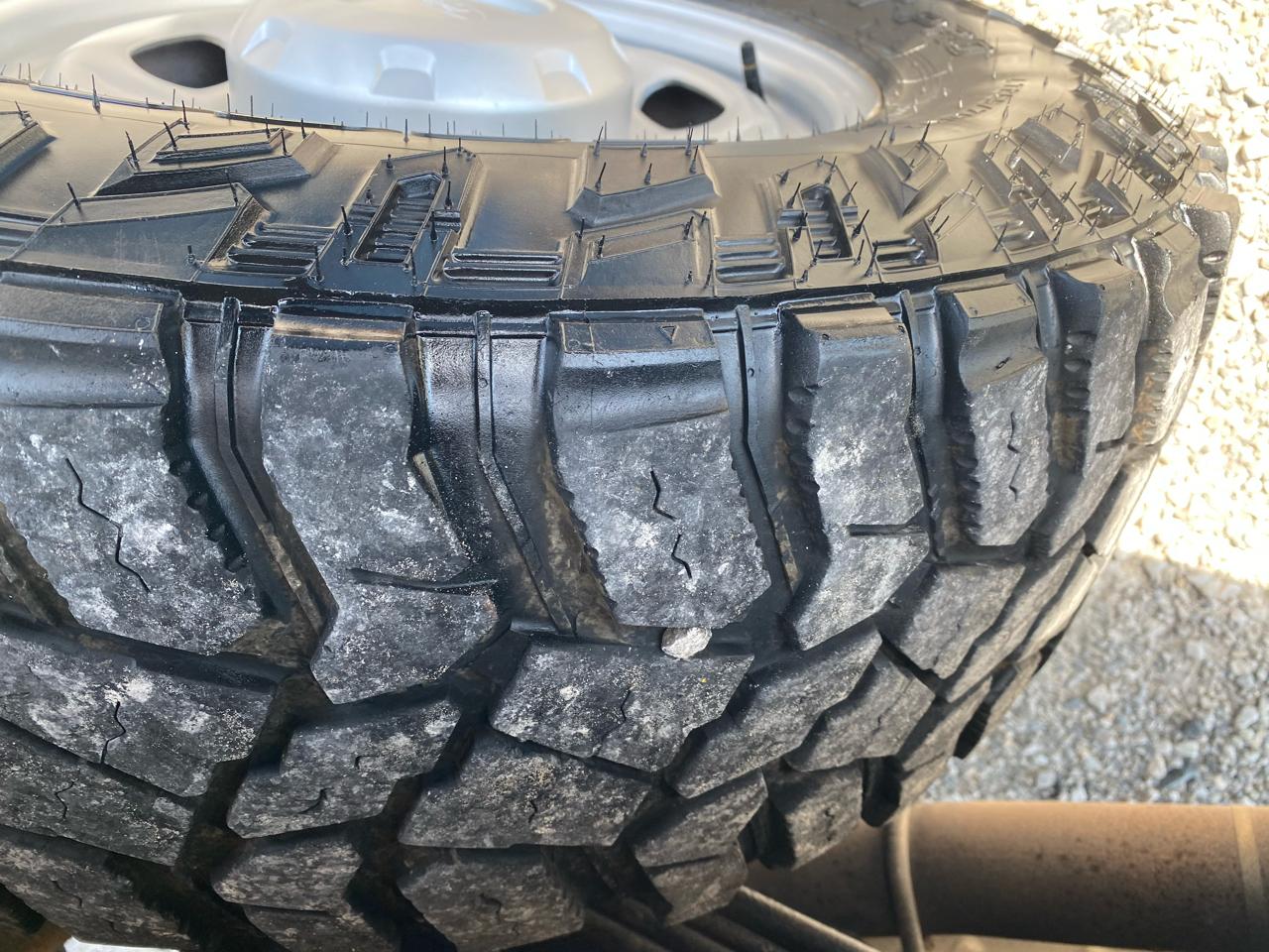 Ford Super Duty F-350 SRW XL 4WD SuperCab 8' Box 2017