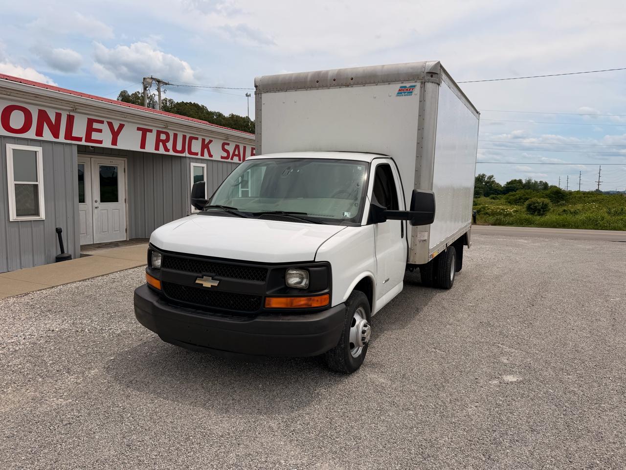 Chevrolet Express Commercial Cutaway 4500 Van 159" 2015