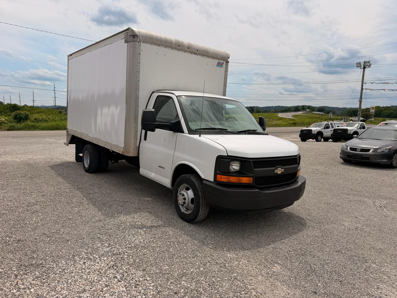 Chevrolet Express Commercial Cutaway 4500 Van 159" 2015