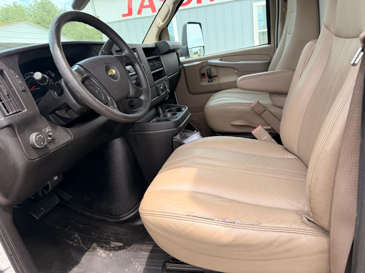 Chevrolet Express Commercial Cutaway 4500 Van 159" 2015
