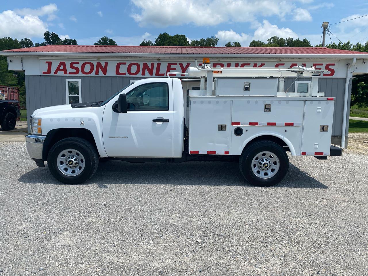 Chevrolet Silverado 3500HD 4WD Reg Cab 133.7" Work Truck 2013