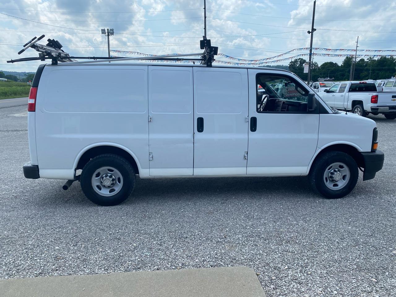 Chevrolet Express Cargo Van RWD 2500 135" 2017