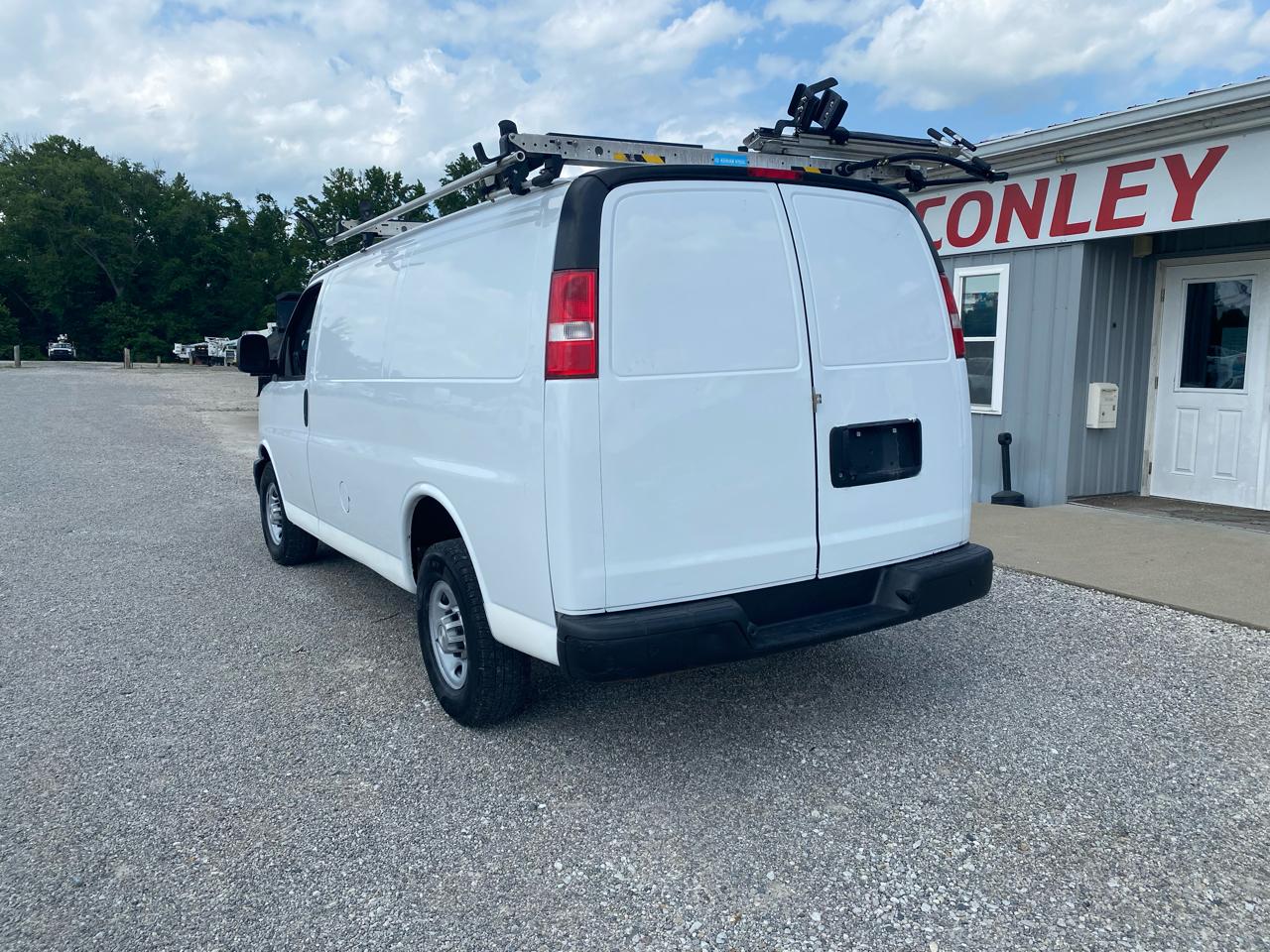 Chevrolet Express Cargo Van RWD 2500 135" 2017