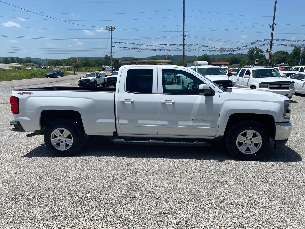 Chevrolet Silverado 1500 4WD Double Cab 143.5" LT w/1LT 2017