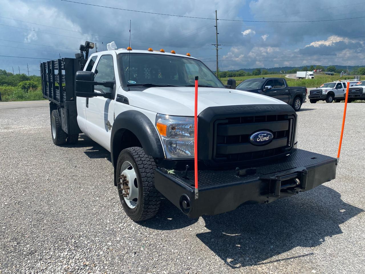 Ford Super Duty F-450 DRW 4WD SuperCab 186" WB 84" CA XL 2011