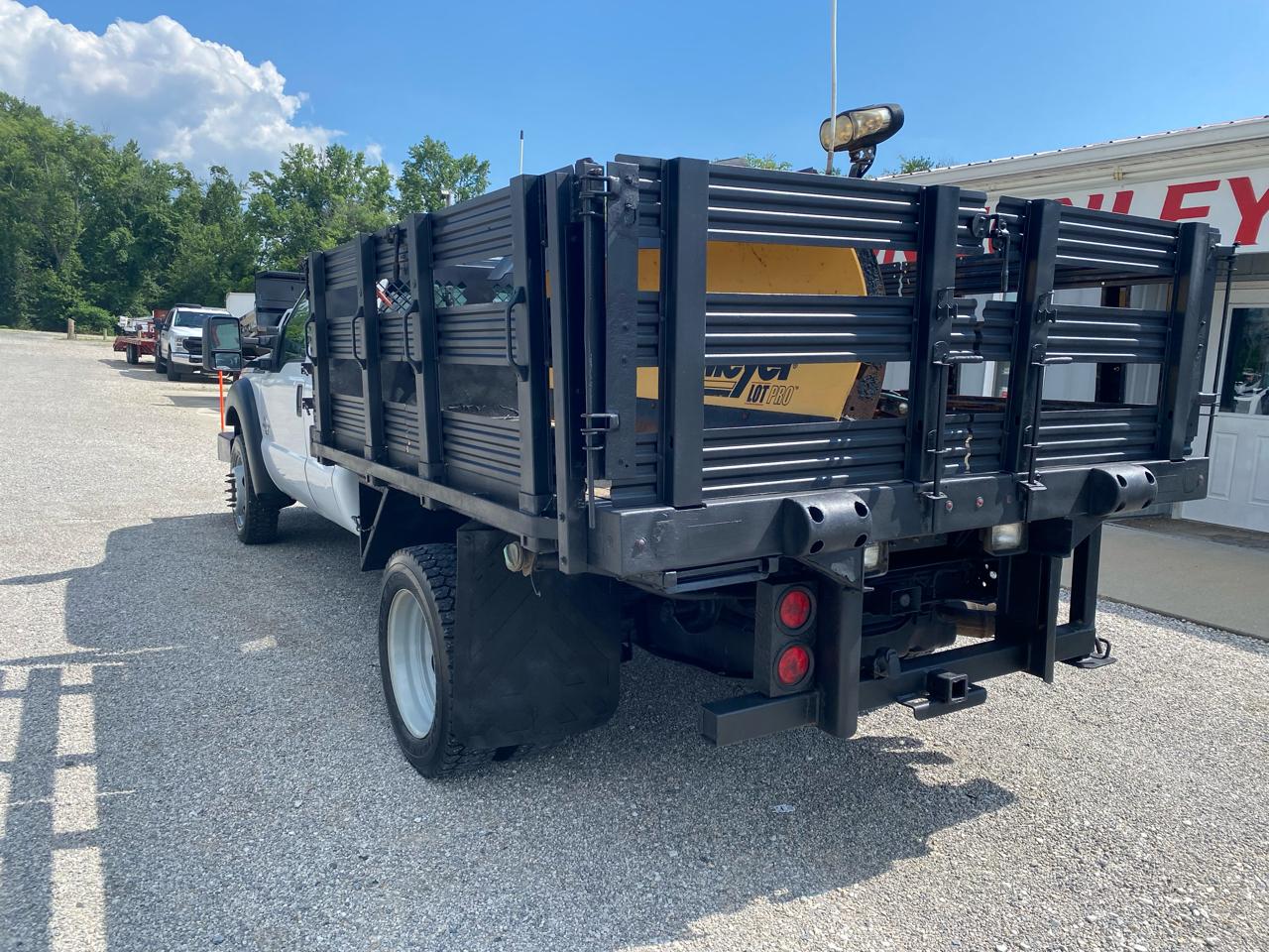 Ford Super Duty F-450 DRW 4WD SuperCab 186" WB 84" CA XL 2011
