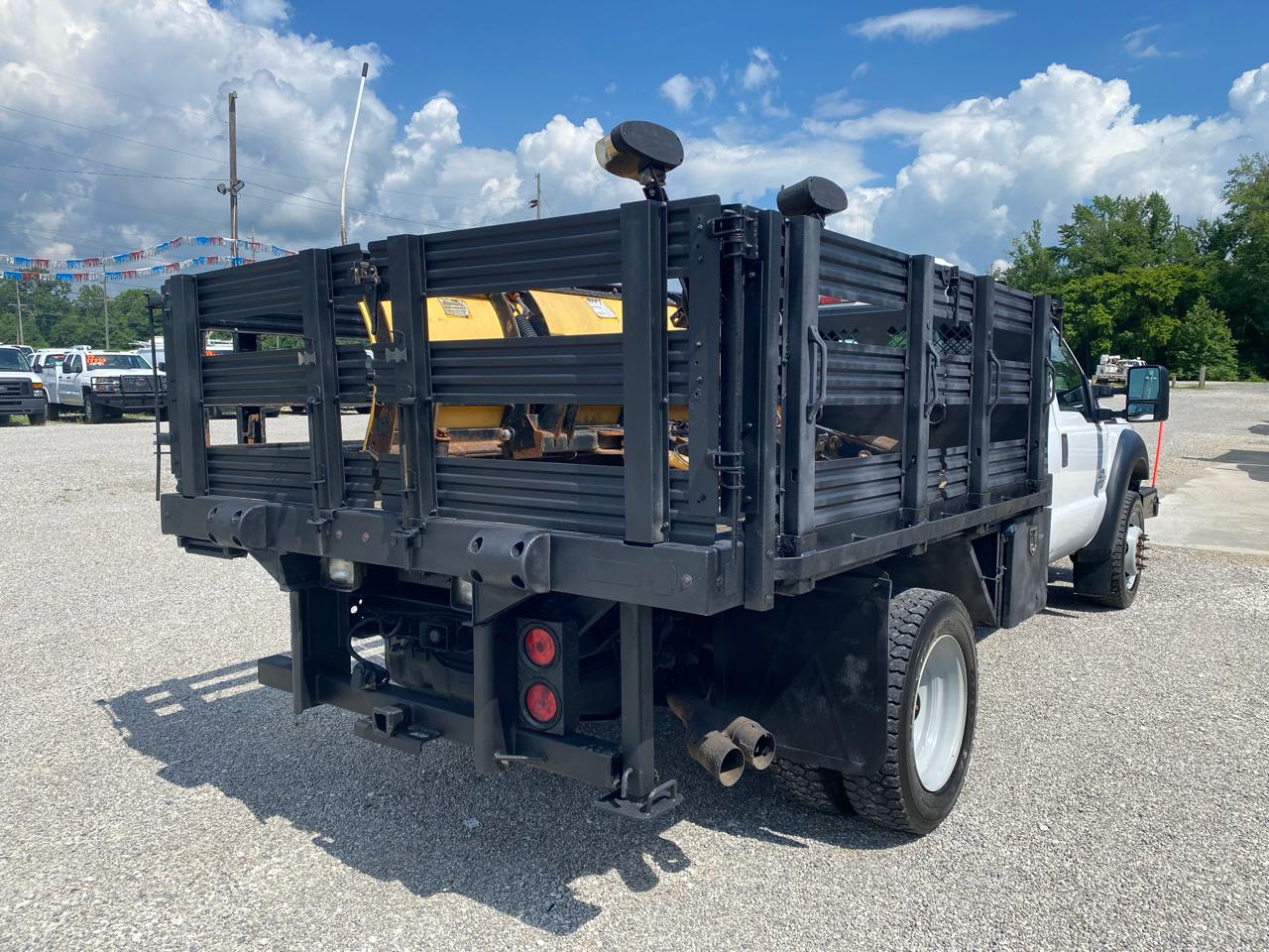 Ford Super Duty F-450 DRW 4WD SuperCab 186" WB 84" CA XL 2011