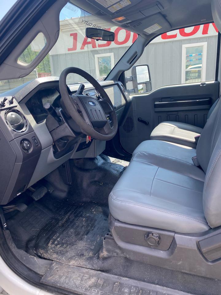 Ford Super Duty F-450 DRW 4WD SuperCab 186" WB 84" CA XL 2011