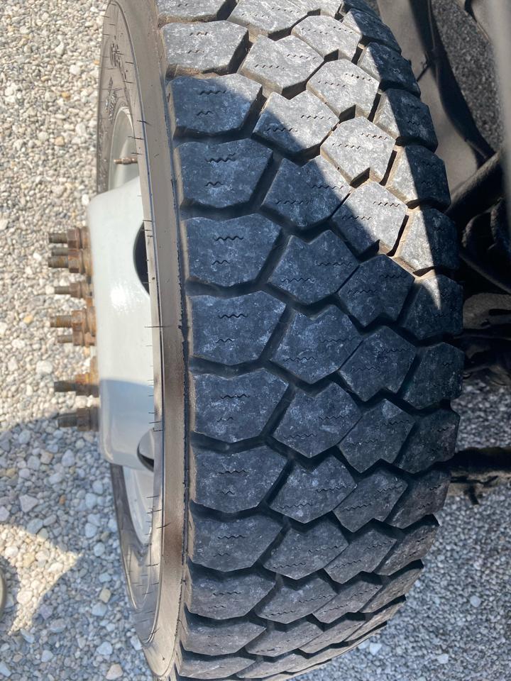 Ford Super Duty F-450 DRW 4WD SuperCab 186" WB 84" CA XL 2011